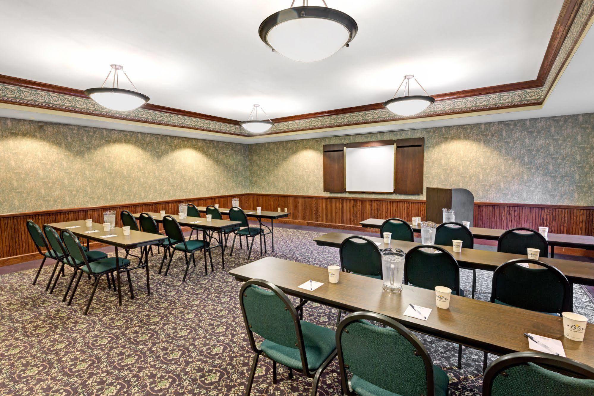 Microtel Inn & Suites By Wyndham Perimeter Center Sandy Springs Esterno foto