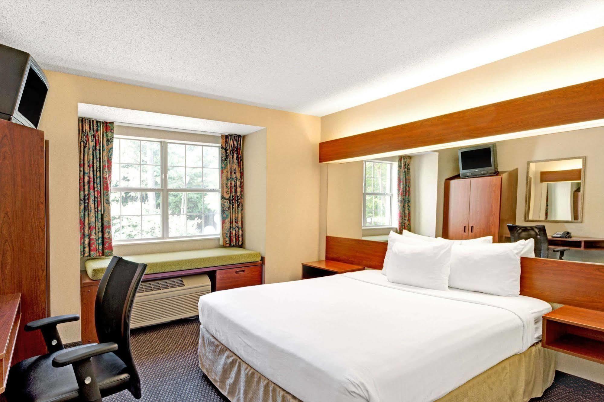 Microtel Inn & Suites By Wyndham Perimeter Center Sandy Springs Esterno foto